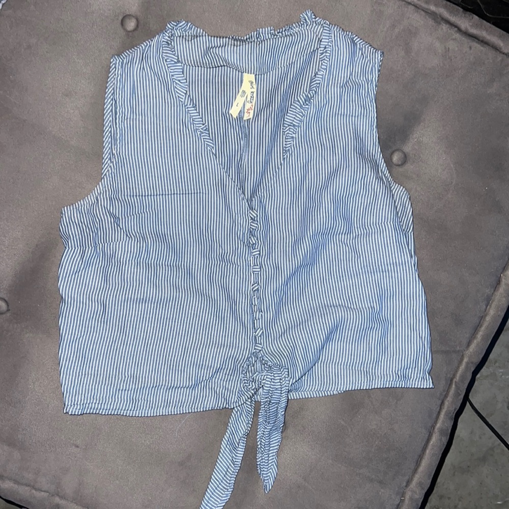 Cropped tie pin stripe button up